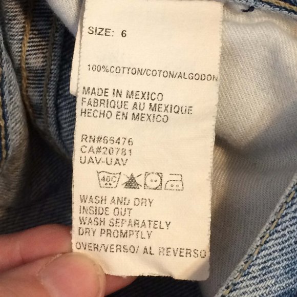 Tommy Hilfiger Light Blue Denim Jeans Capris, sz 6 - Picture 11 of 12